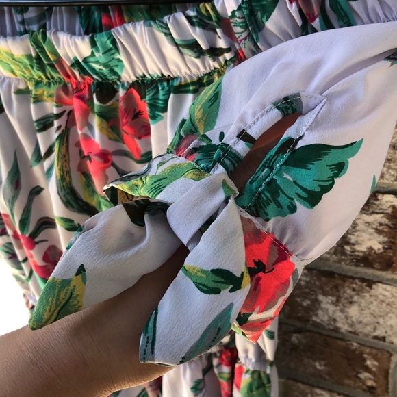 Off shoulder dress - Picture 2 of 3